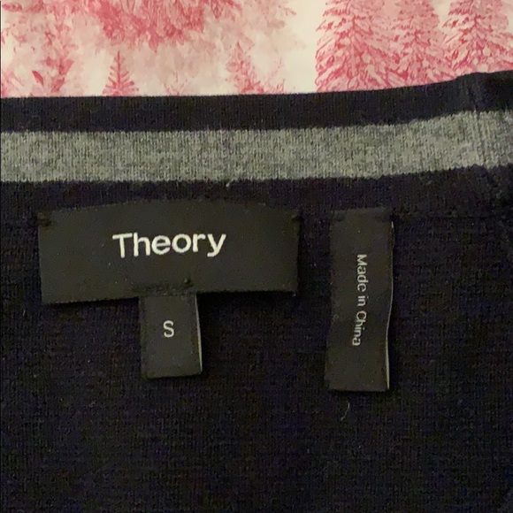 Men’s Theory sweater - Picture 2 of 2